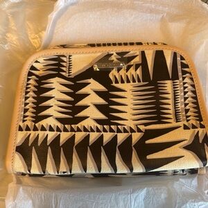 Stella & Dot Black and White Geometric Cosmetic Case